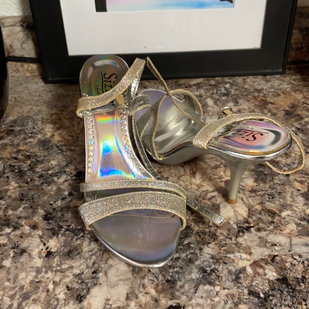Shoe